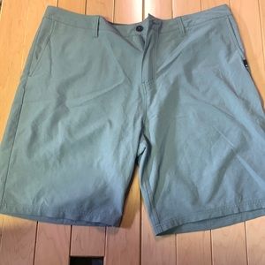 Men’s size 40 mint green board short